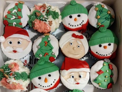 Lees-Christmas-themed-cupcakes.jpg