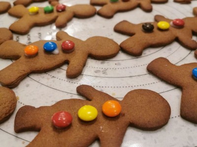 Sarahs-gingerbread-men.jpg